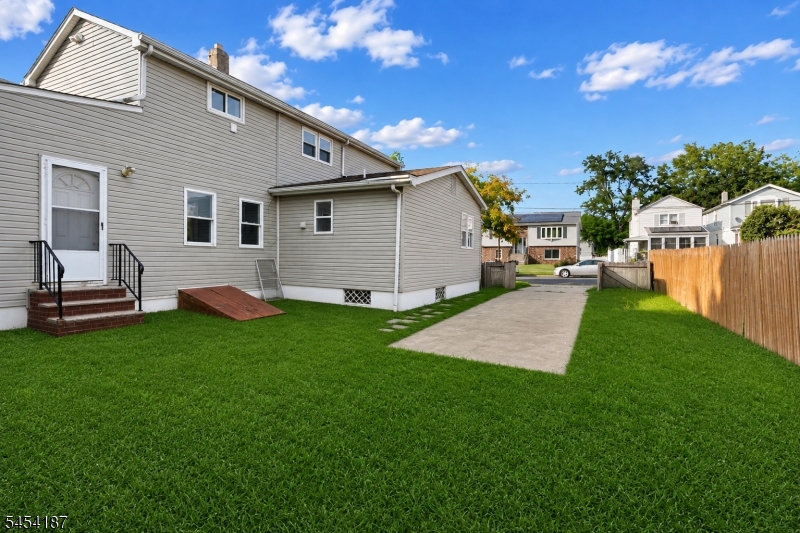 229 Parkinson Ave Property Photo 39