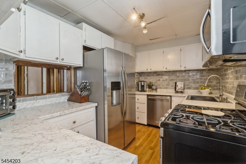 148 Mckinley Ave Property Photo 2