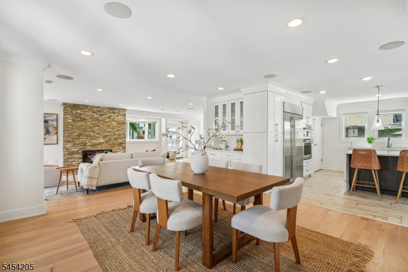 877 Park Ave Property Photo 11
