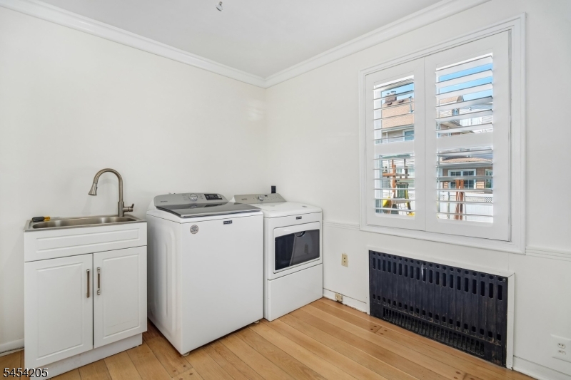 877 Park Ave Property Photo 18