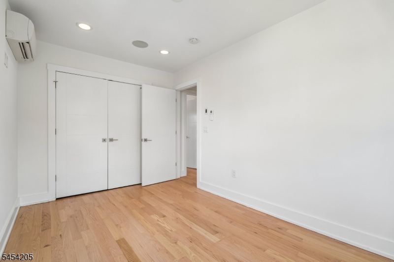 877 Park Ave Property Photo 36