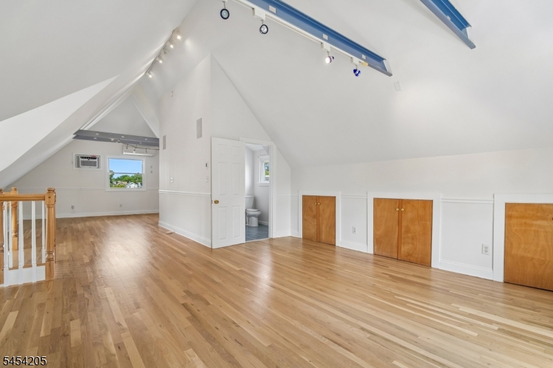 877 Park Ave Property Photo 40