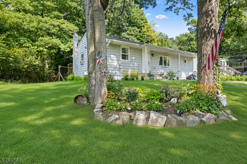1 Ridgeview Ct Property Photo 4