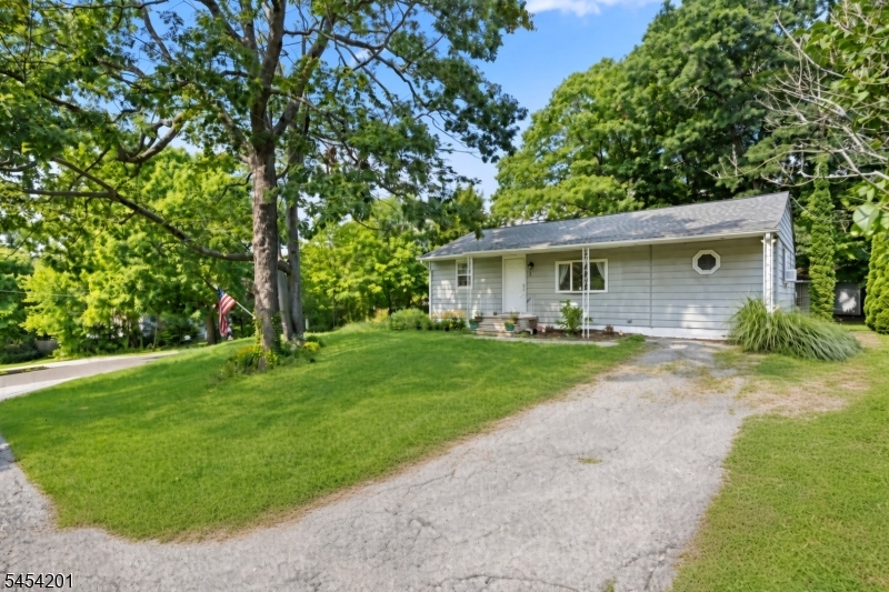 1 Ridgeview Ct Property Photo 6