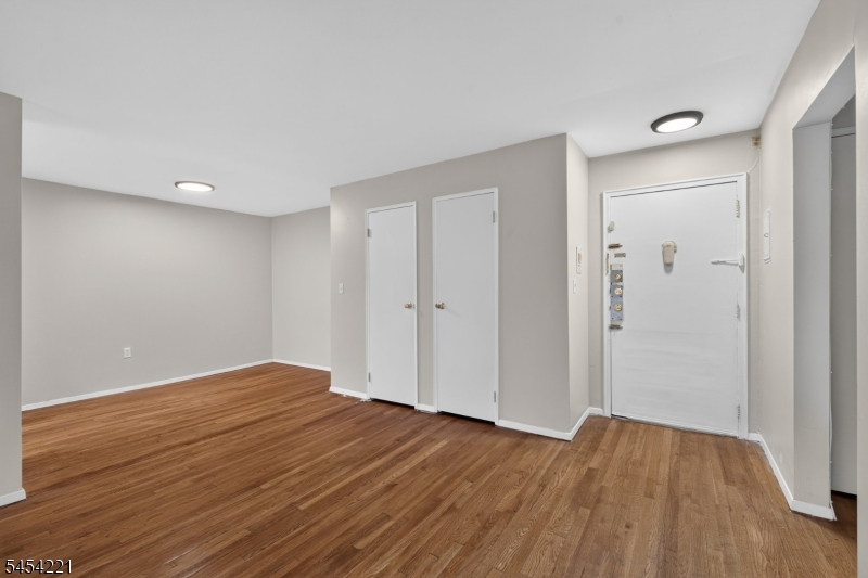 765 Vose Ave D14 Property Photo 3