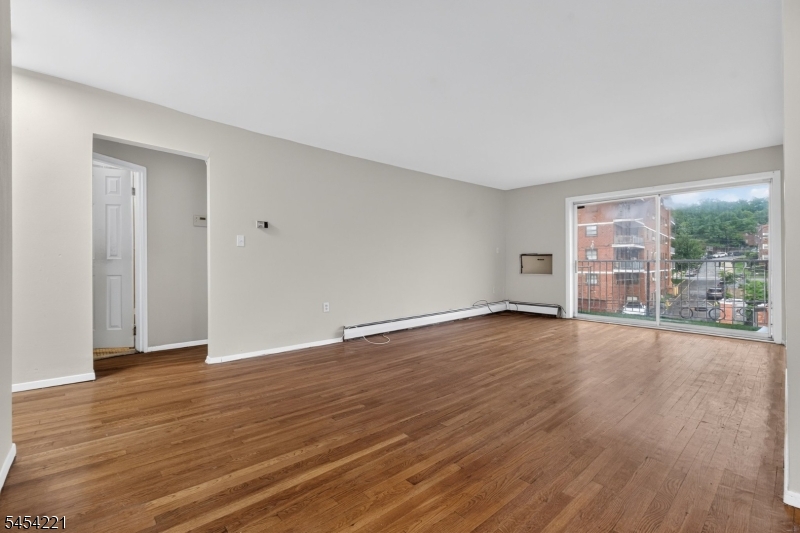 765 Vose Ave D14 Property Photo 5