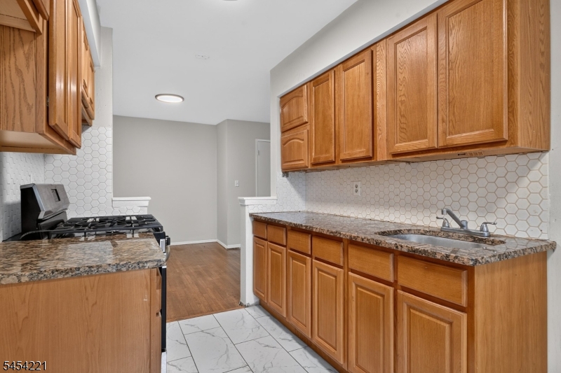 765 Vose Ave D14 Property Photo 8