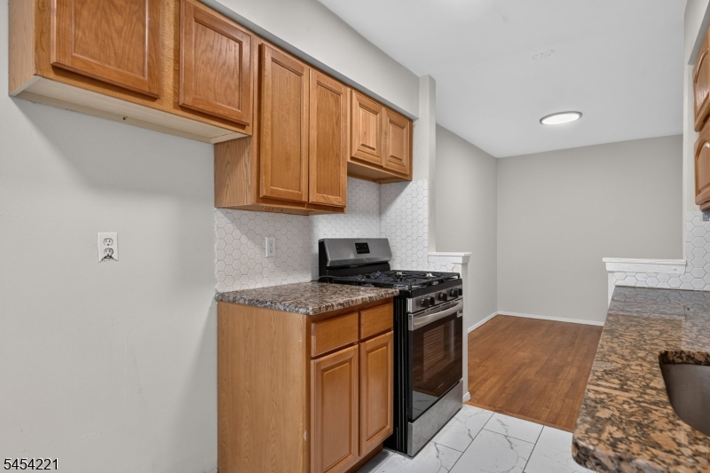 765 Vose Ave D14 Property Photo 10