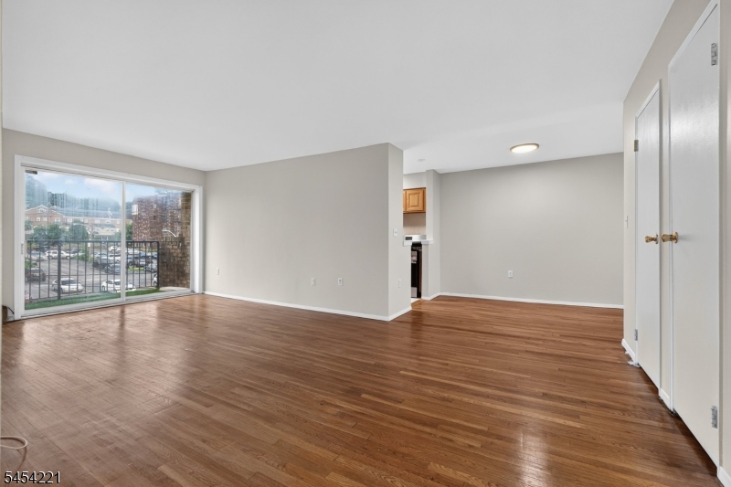 765 Vose Ave D14 Property Photo 14