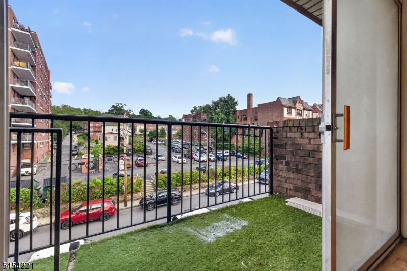 765 Vose Ave D14 Property Photo 15
