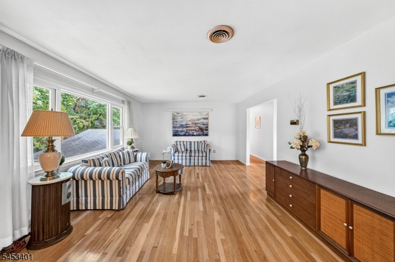 13 Friar Way Property Photo 10