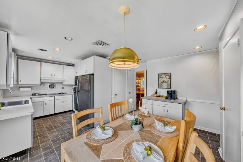 13 Friar Way Property Photo 15