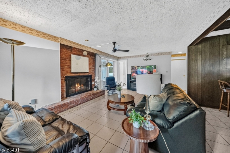 13 Friar Way Property Photo 32