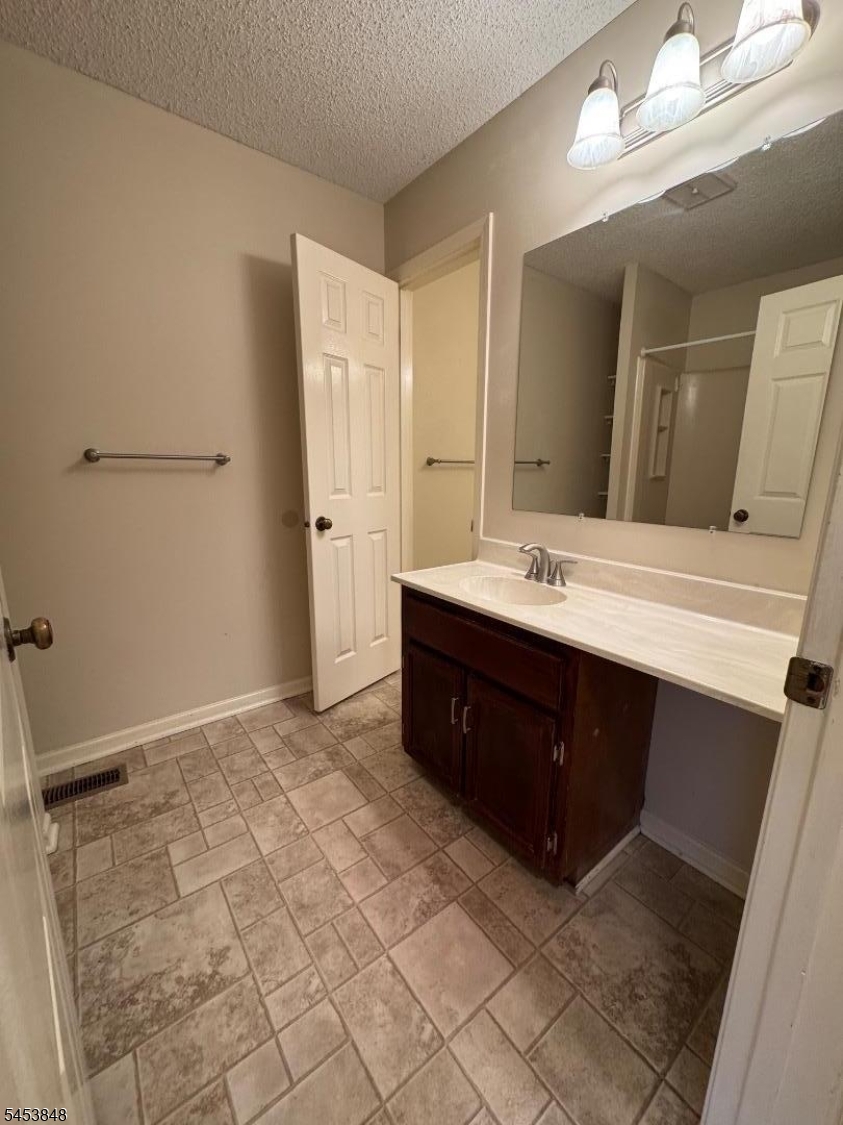 42 Burlington Ct Property Photo 24