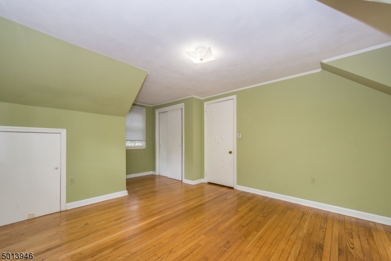 329 Morris Ave Property Photo 11