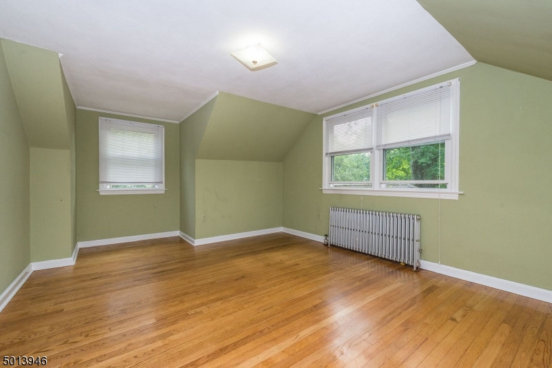 329 Morris Ave Property Photo 12