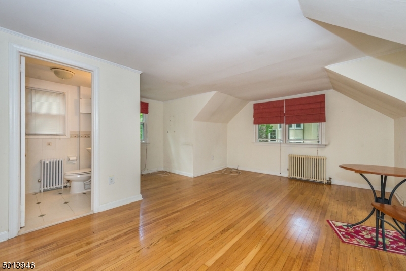 329 Morris Ave Property Photo 15