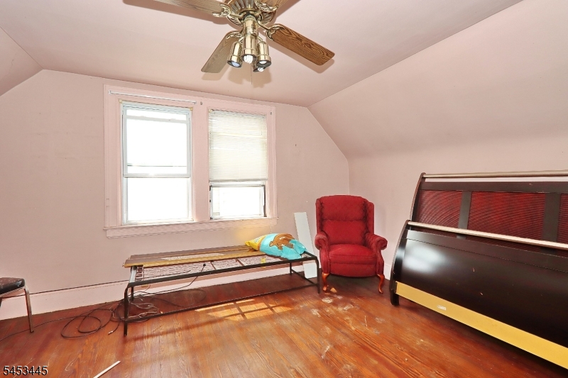 115 Florence Ave Property Photo 9
