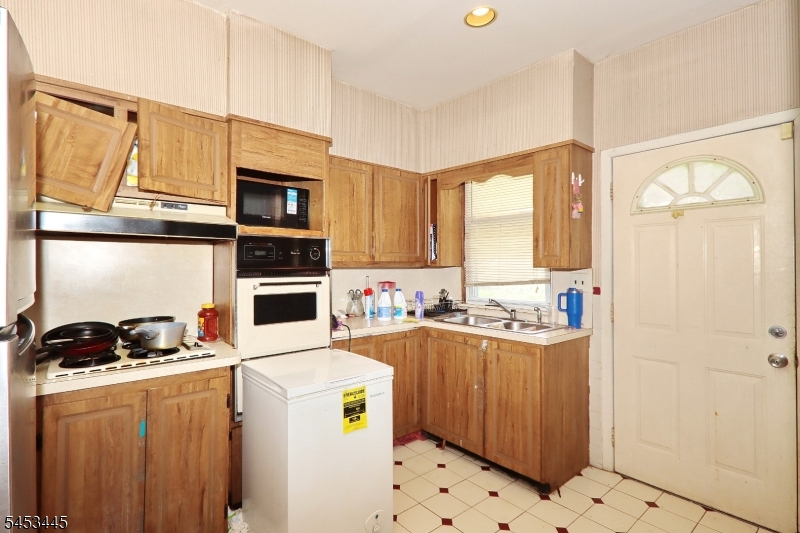 115 Florence Ave Property Photo 15