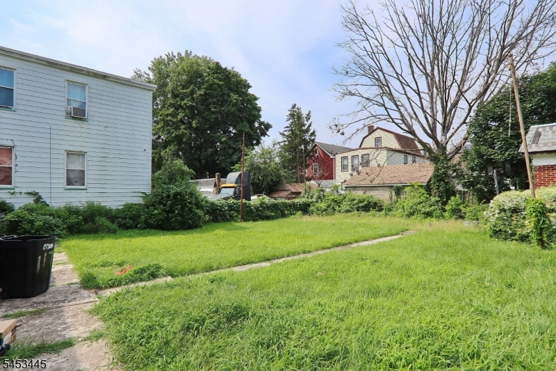 115 Florence Ave Property Photo 18