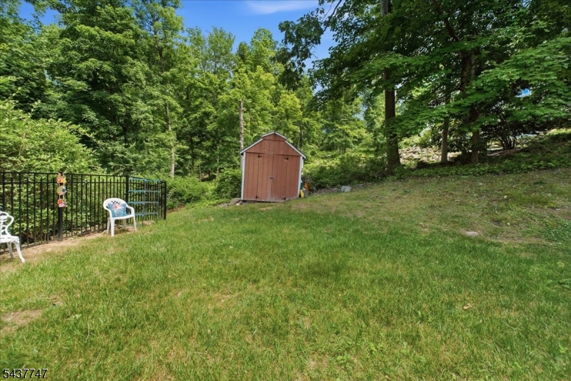 1 Woodlawn Rd Property Photo 28