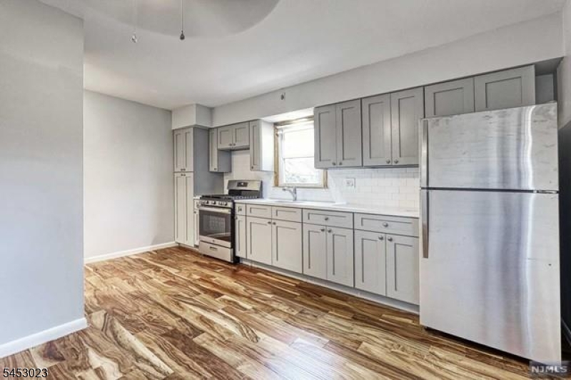 24 Horton Ave 2 Property Photo 3