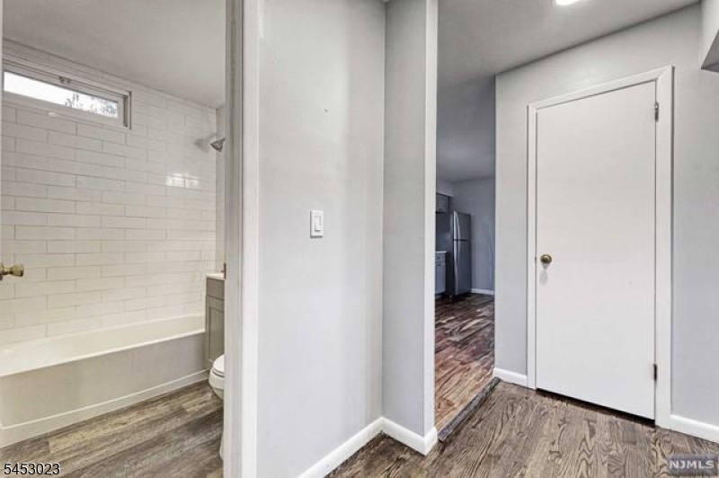 24 Horton Ave 2 Property Photo 10