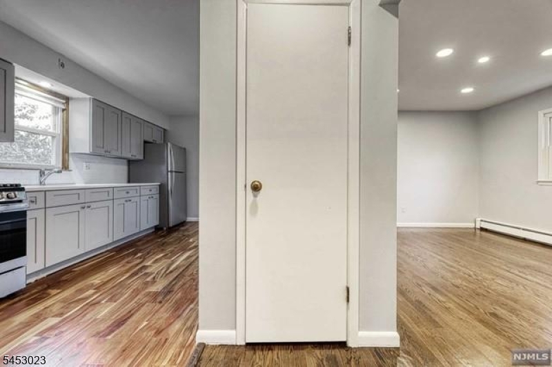 24 Horton Ave 2 Property Photo 15