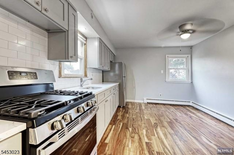 24 Horton Ave 2 Property Photo 16