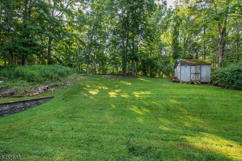 904 Crest Rd Property Photo 18