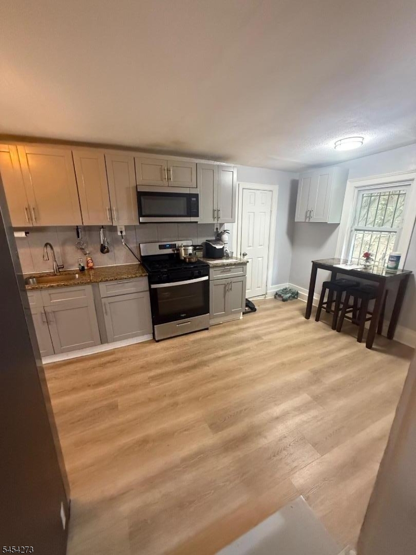 12 Thomas St Property Photo 1