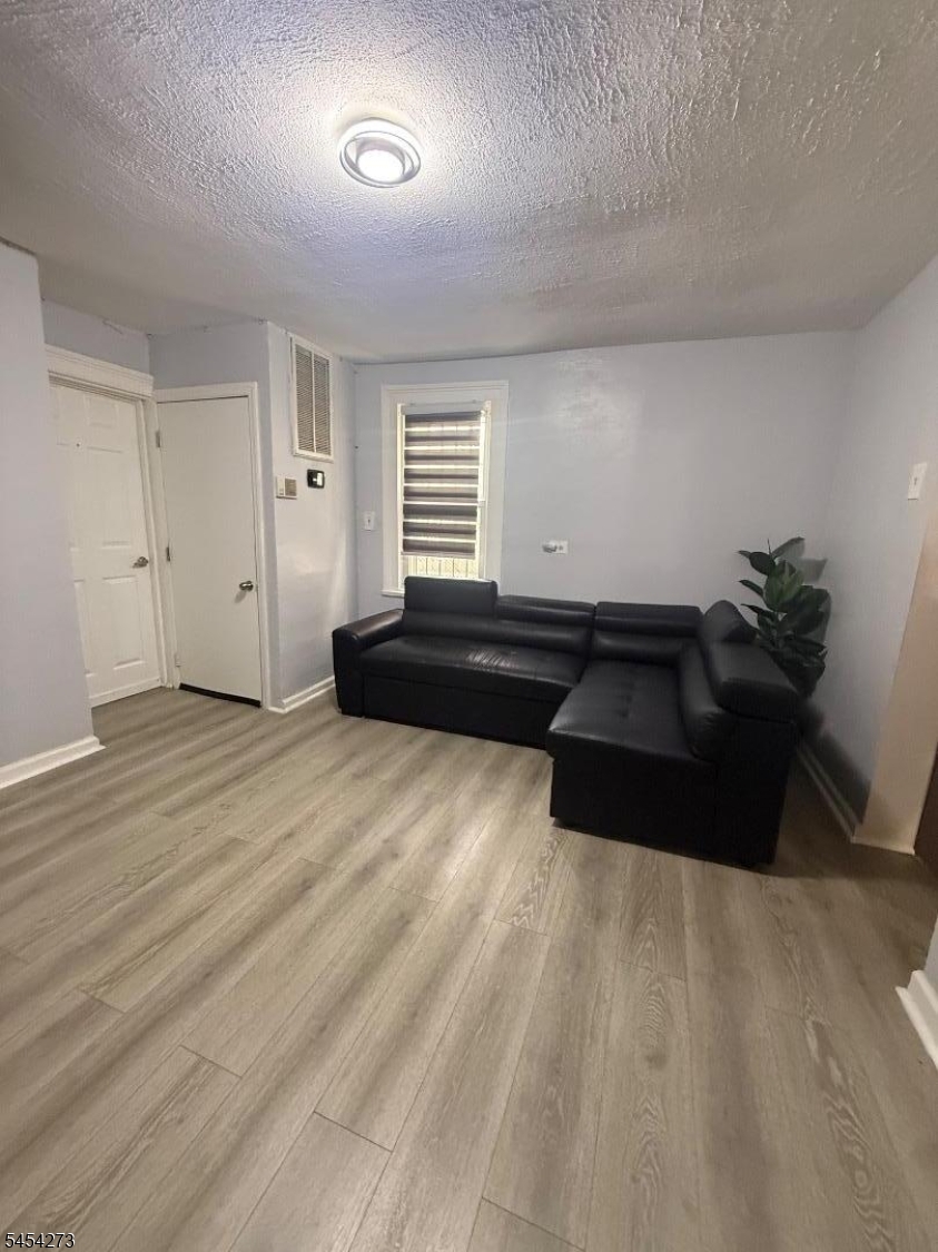 12 Thomas St Property Photo 2