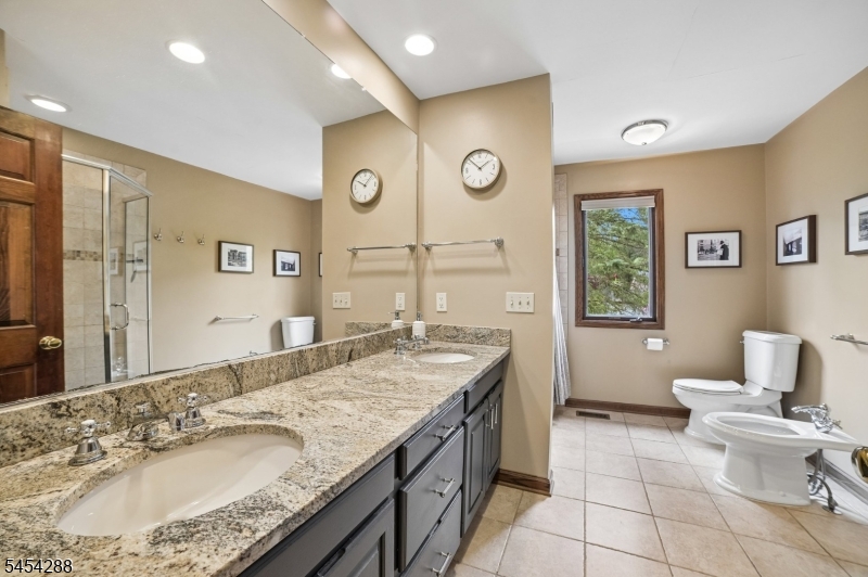 11 Hawthorne Ct Property Photo 33
