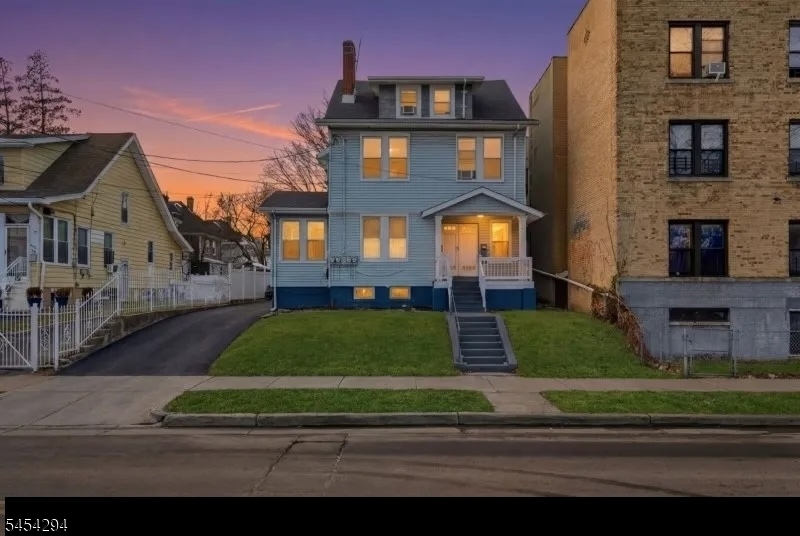 575 Sand Ford Ave Property Photo 1