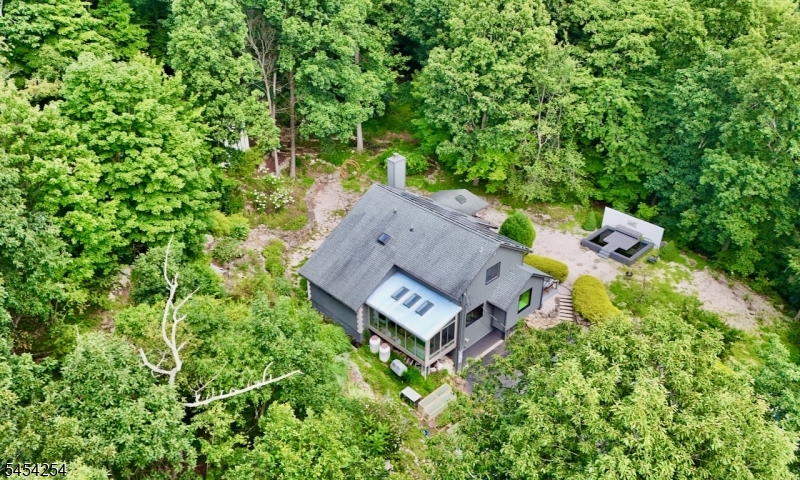 329 Glen Rd Property Photo 4
