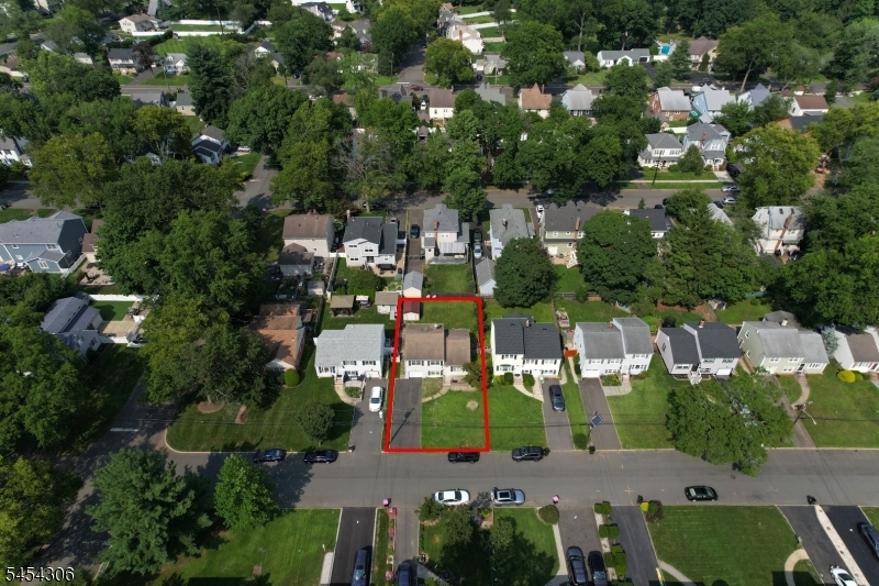 409 Victor St Property Photo 5