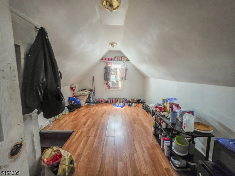 10 Ball St Property Photo 7