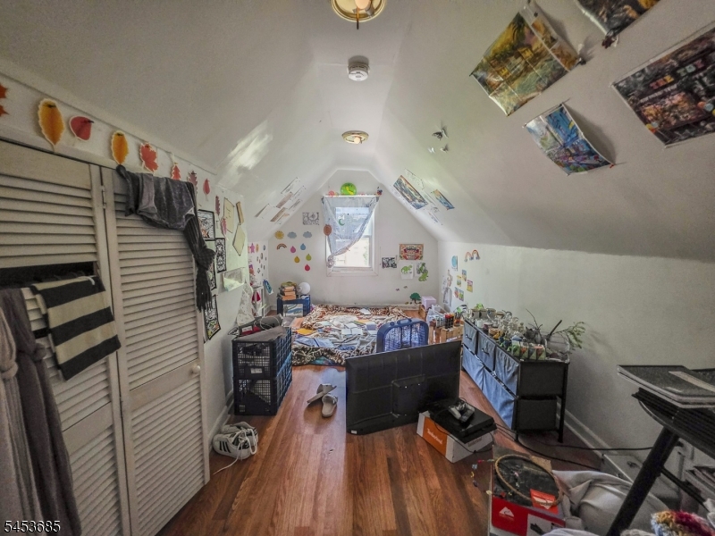 10 Ball St Property Photo 8