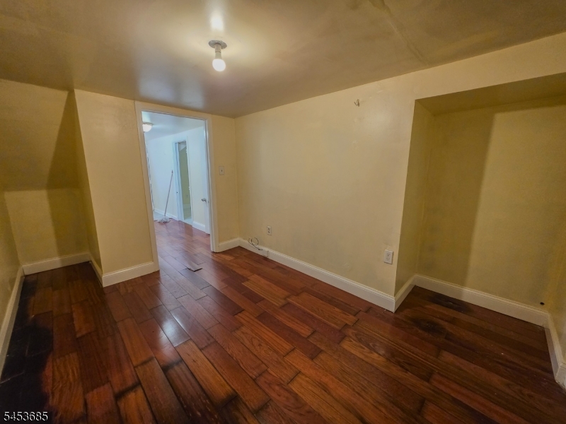 10 Ball St Property Photo 13