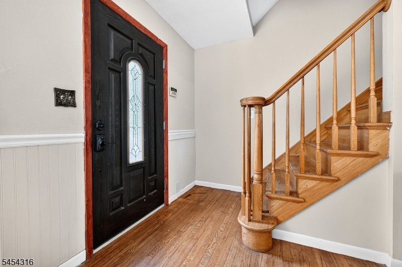 20 Thompson Ave Property Photo 5