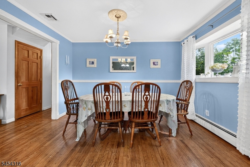 20 Thompson Ave Property Photo 10