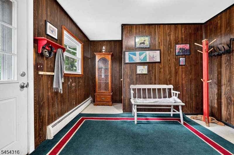 20 Thompson Ave Property Photo 14