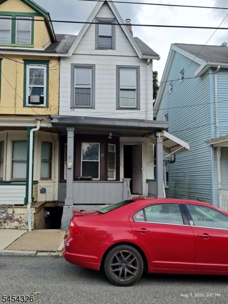 21 Hanover St Property Photo 1