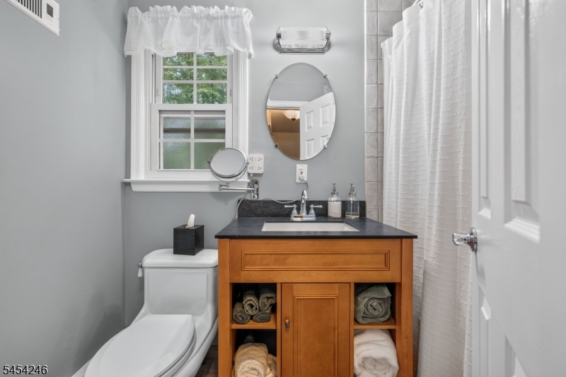 108 Chestnut Ter Property Photo 17