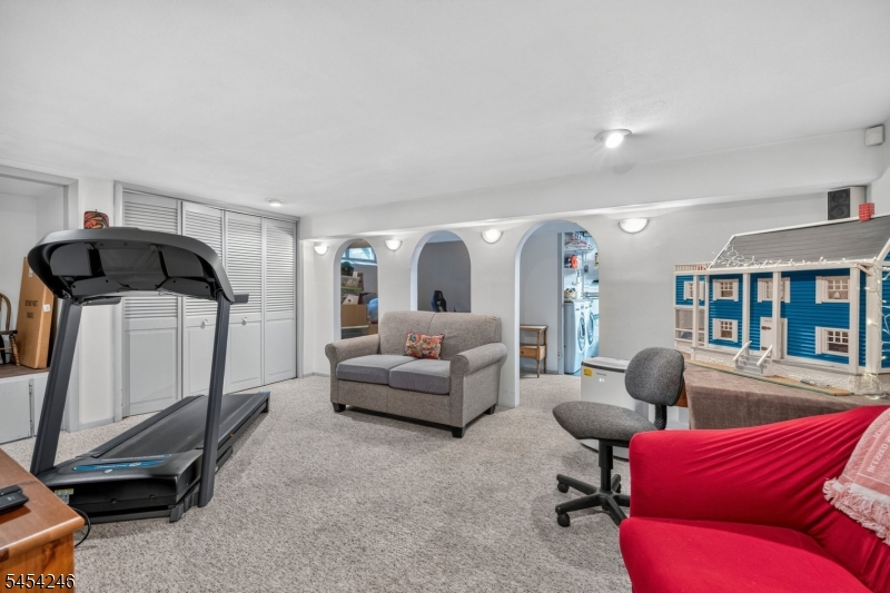 108 Chestnut Ter Property Photo 18