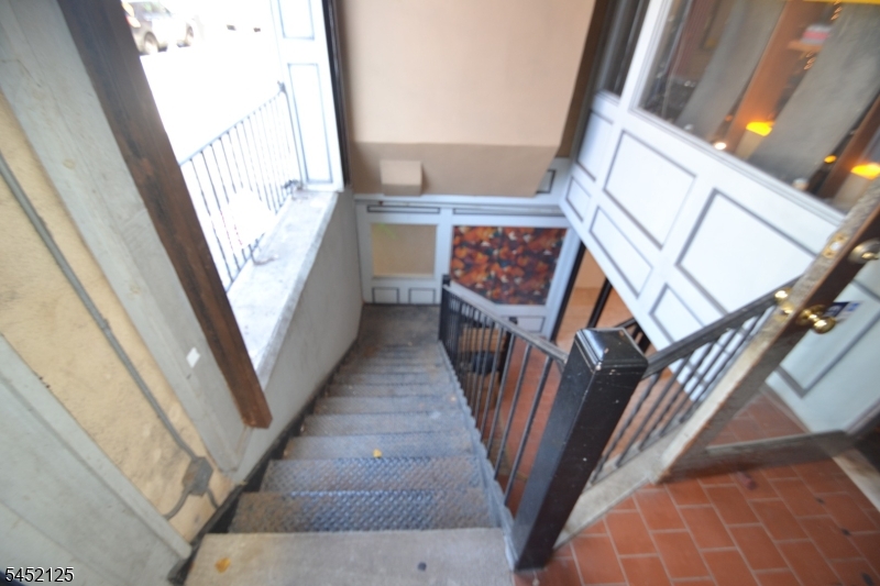225 Washington St Property Photo 3