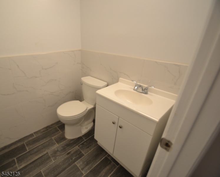 225 Washington St Property Photo 11