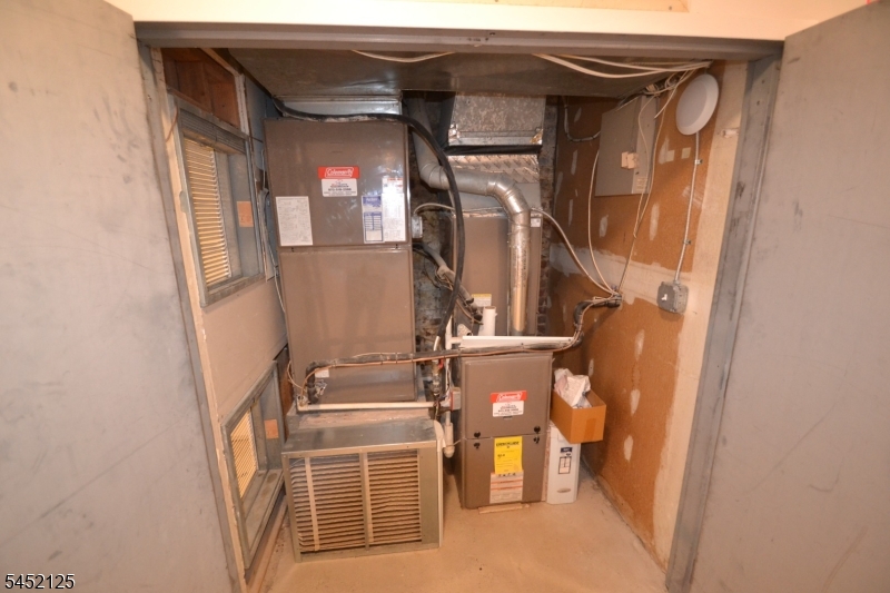 225 Washington St Property Photo 12