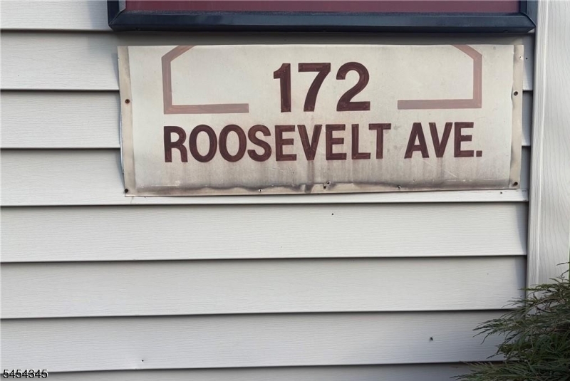 172 Roosevelt Ave F Property Photo 3
