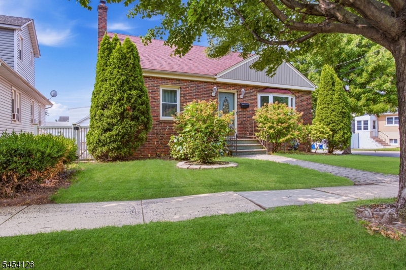 640 New York Ave Property Photo 3